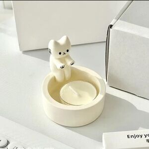 Kitten candle holder